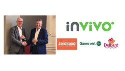 Signature closing Jardiland-Invivo retail Jardinerie.
