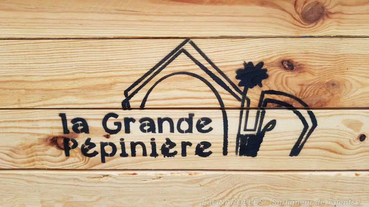 Bretagne - La Grande Pépinière Guerrot Quimper - Le Concept Store Végétal du Groupe Sofia - Visite de ce Dolmen Végétal