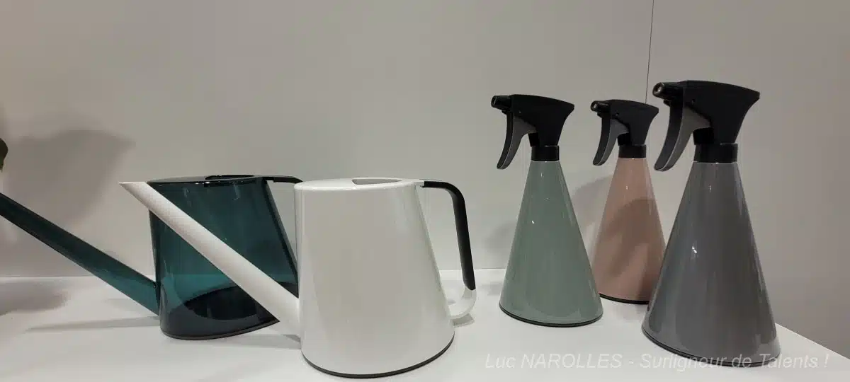 JdC Garden Trends 2022 - Contenants - Une ambiance chez Poétic plus nature, plus jeune, plus féminine, à l'image de son nouveau logo