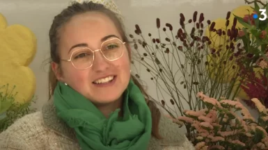 (1) Portrait. Alexandra, fleuriste ambulante - YouTube